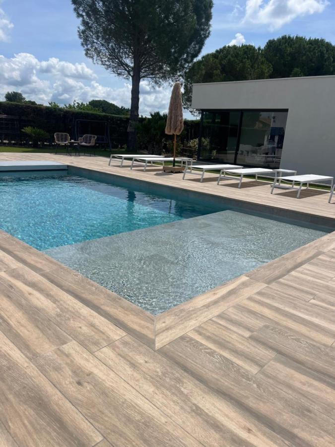 ארל Magnifique Studio Avec Piscine מראה חיצוני תמונה