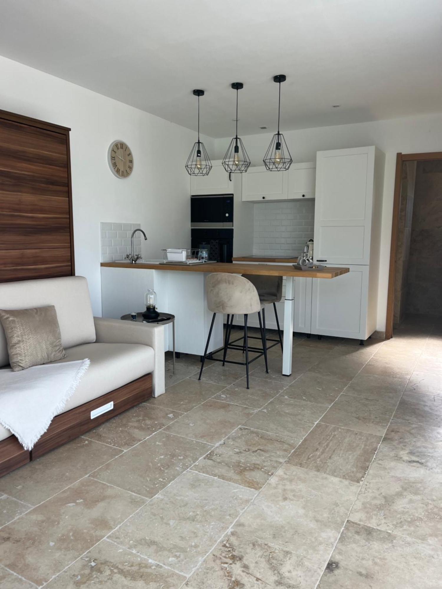 ארל Magnifique Studio Avec Piscine מראה חיצוני תמונה